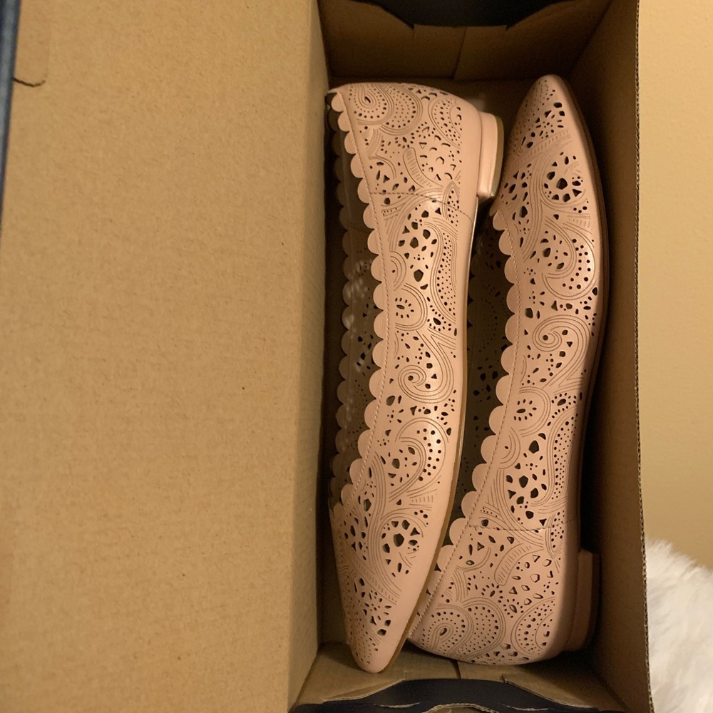 COLE HAAN ladies mahogany rose Callie Flat in size 7.5 NIB